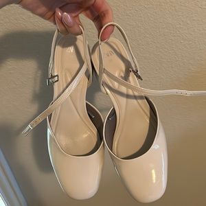 FAUX PATENT LEATHER BLOCK HEEL SHOES